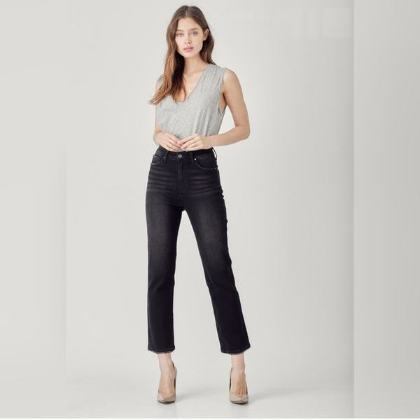 Let go in straight stretch jeans in black