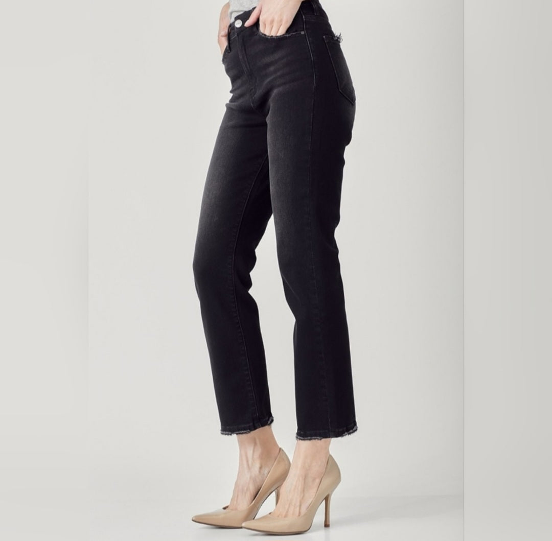 Let go in straight stretch jeans in black