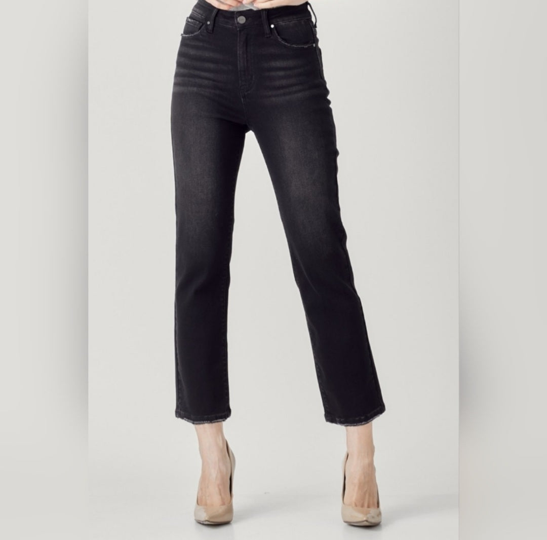 Let go in straight stretch jeans in black